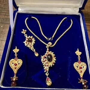 Elegant Gold and Red Jewelry Set